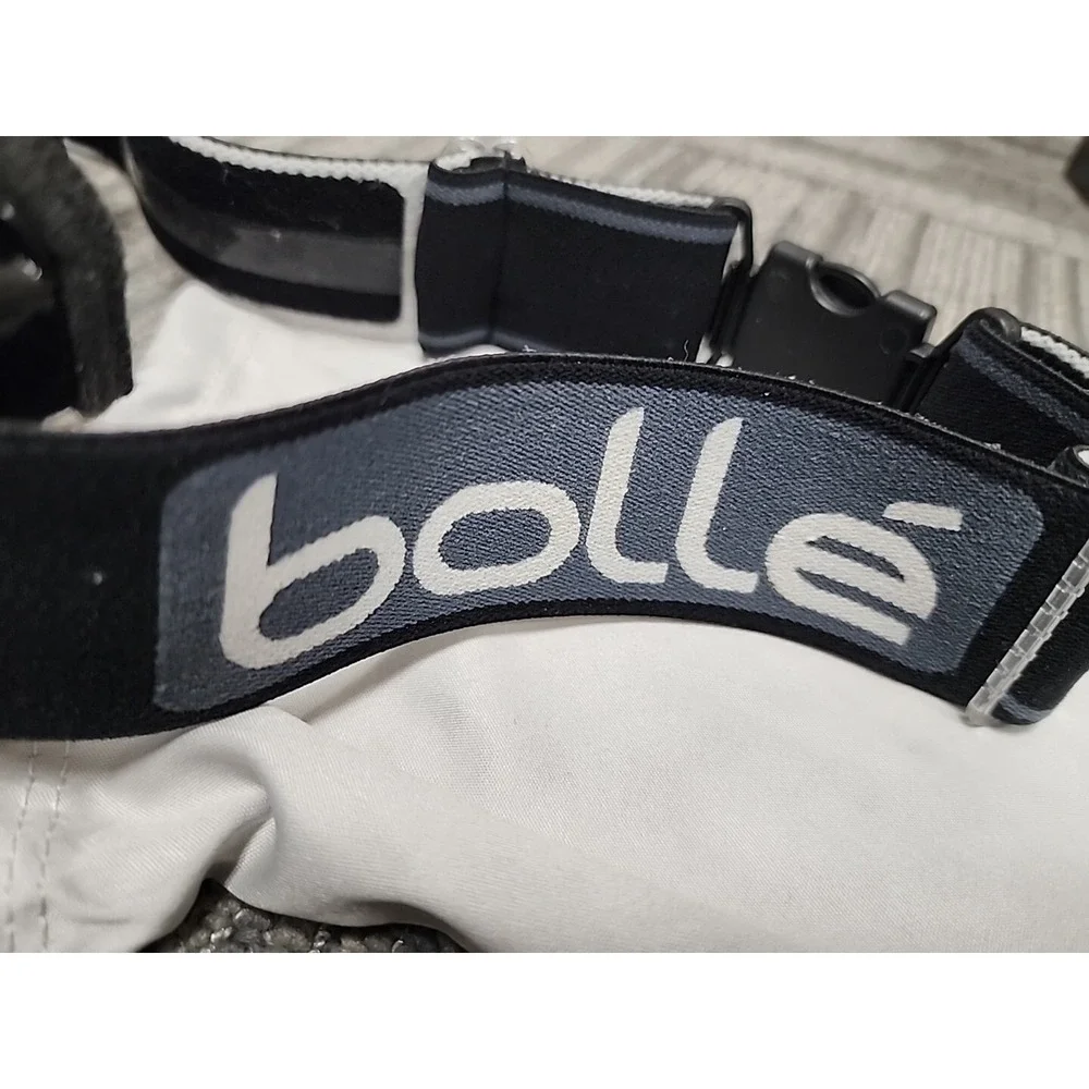 BOLLE GOGGLES Black Frames Mirrored Red Lenses‎ Ski/Board Adjustable Strap